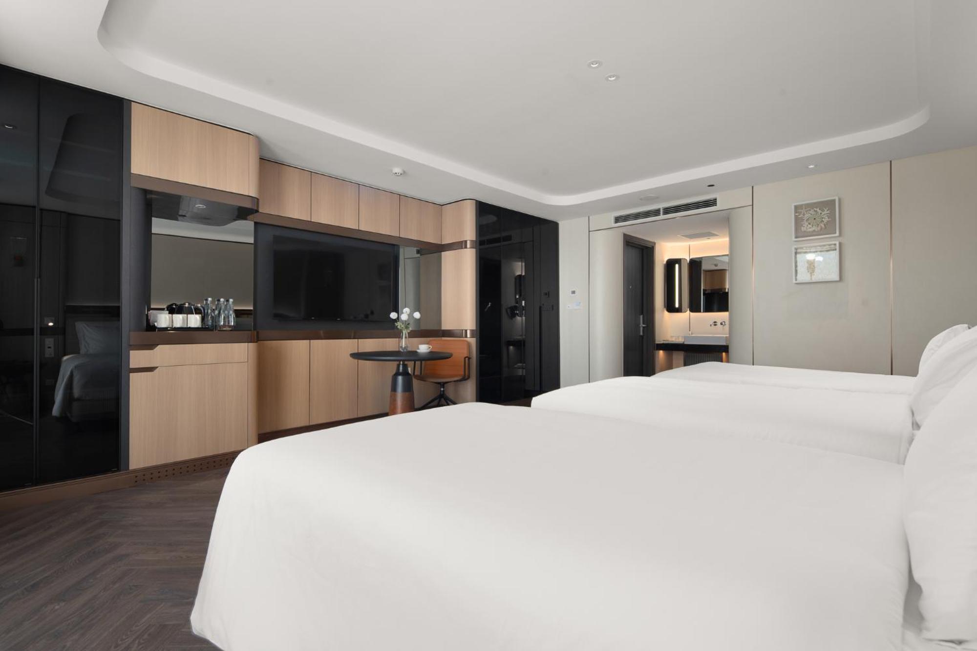 Grand Pioneers Halong Bay Cruise 2 Hotel ฮาลอง ภายนอก รูปภาพ